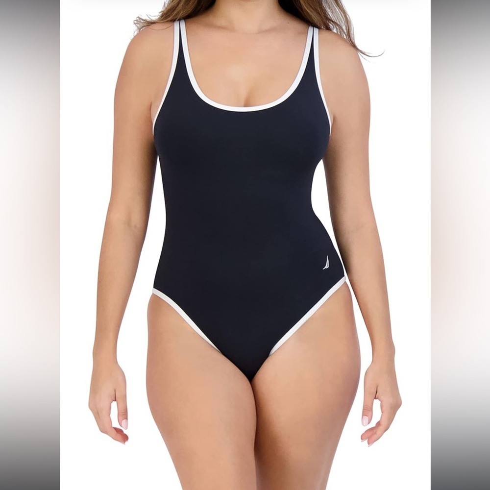 Nautica Women's Standard One Piece Swimsuit